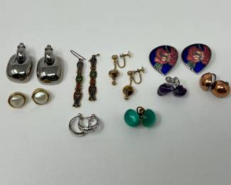 Lot 377 | Earrings Vintage Clip on Earring Lot