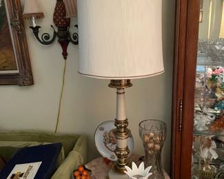 . . . matching table lamp and pineapple accent