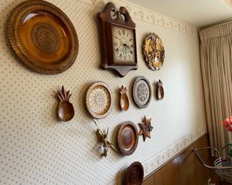 . . . wood-carved plates and accents
