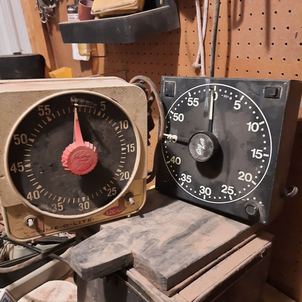 ESTATE SALE WITH EVERYTHING FOR THE NEW YEAR starts on 1/4/2024