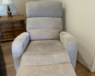 Beige Electric Recliner (2 of 2)