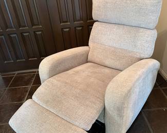 Beige Electric Recliner (1 of 2)