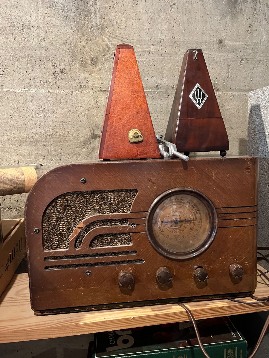 West Kettering Sale Vintage Meets Chic starts on 1/4/2024