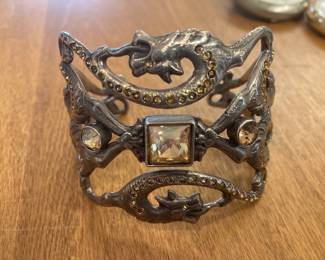 Dragon cuff