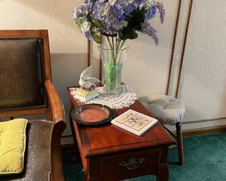Queen Anne style end table 
