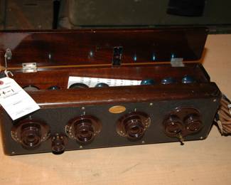 Atwater Kent radio w/ ARCTURUS BLUE tubes