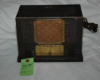 RCA VICTOR 99XL "CARDBOARD" depression era radio, very rare
