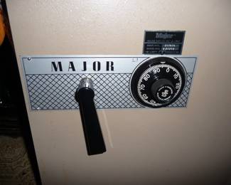 combination safe (with combination)