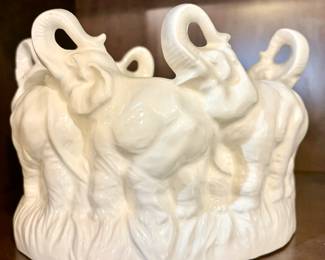 Vintage ceramic Elephant Friendship Circle planter