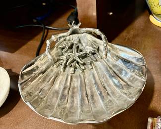 Silver shell dish