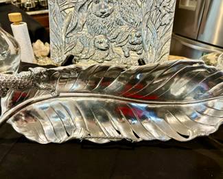 Leopard on banana leaf  tray