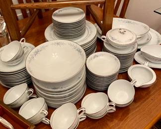 Noritake Roseberry 92 piece China set
