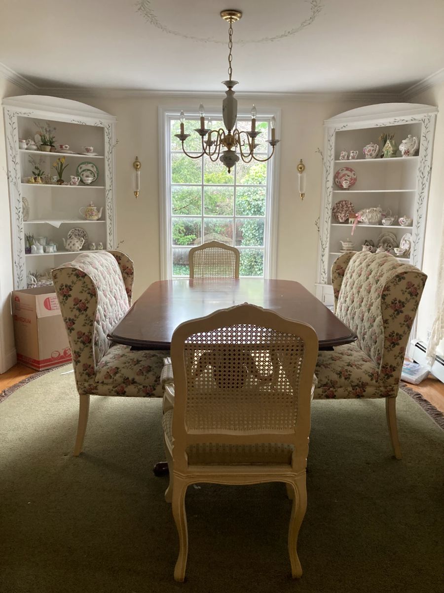 Dining Room Table And Chairs