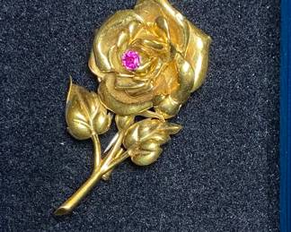 Gorgeous Cartier Gold Pin