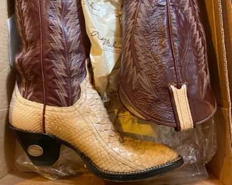 Women's Ostrich Cowboy Boots! Fancy & Fun!!