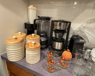Coffee makers, blender, jar set