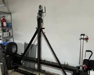 High end brand new, never used, car / truck tow dolly, disk brakes, spar tire, etc