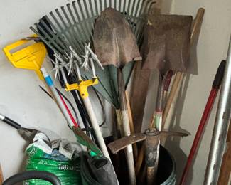 Yard tools 