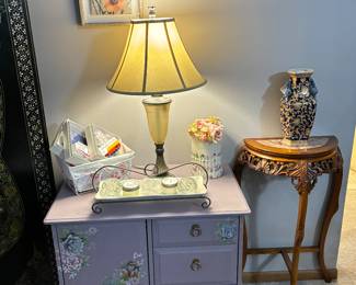 Cute flowered dresser, lamp, matching art
