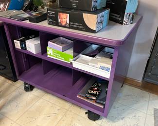 Very nice rollable cart