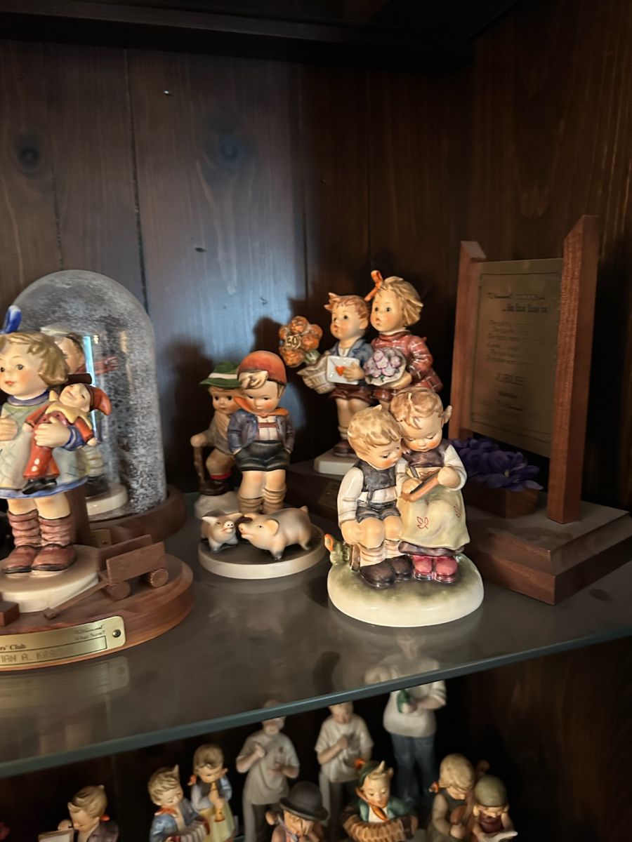 Antiques & Collectables in Royal Palm Beach starts on 1/26/2024