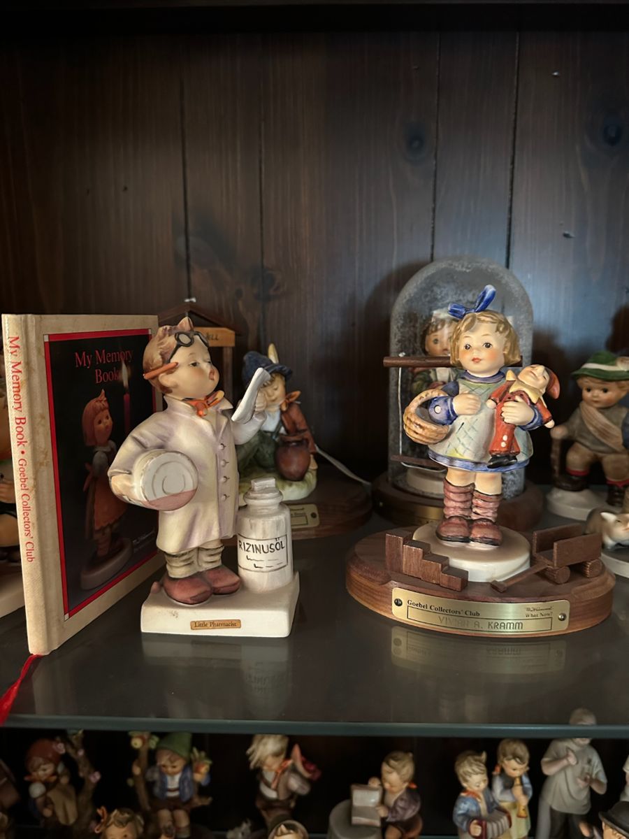 Antiques & Collectables in Royal Palm Beach starts on 1/26/2024