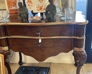 Pair of beautiful reproduction commodes