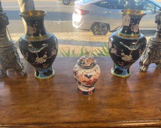 Pair cloisonne urns and Imari jar