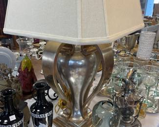 White/yellow gold lamp