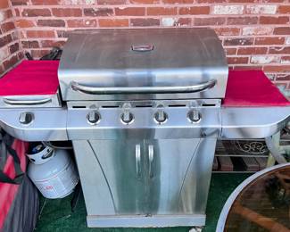 Gas grill $100