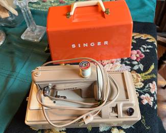 Singer Sewhandy Electric model 50 (in the box!)