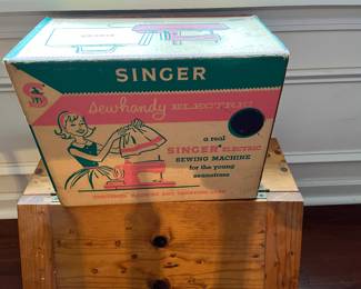 Singer Sewhandy Electric model 50 (in the box!)