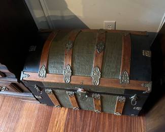 Steamer trunk