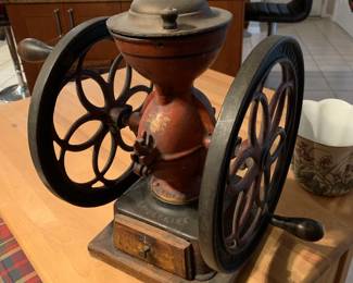 Coffee mill / coffee grinder circa 1902 - has provenance