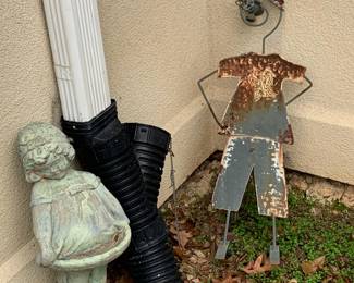 Outdoor decor, statuary