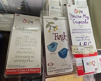 Sizzix  machine and accessories