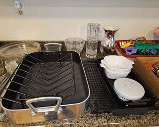 Vases, Corelle, stainless steel roaster