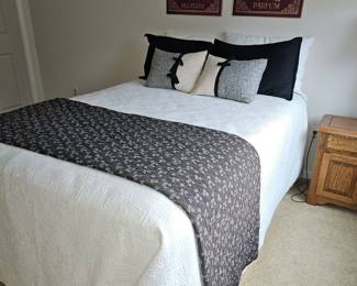 Double bed and linens