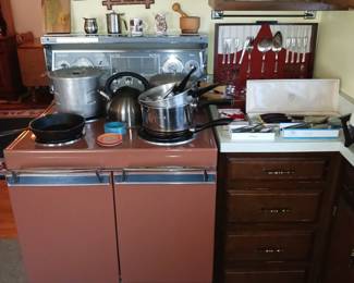 Original 1950's Frigidaire Electric Stove Works! With Manual
