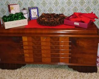 Gorgeous Cedar Chest!