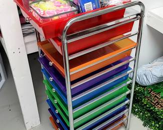 Colored drawer set (has casters)
