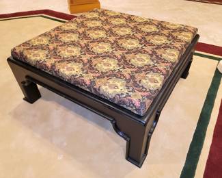 Coffee table/ottoman