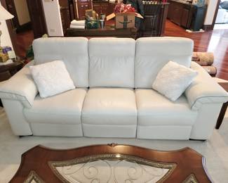 Stunning white Italian leather double Electric Recliner sofa!!