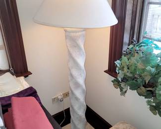 Floor lamp