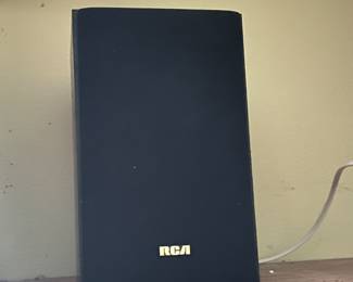 2 RCA Speakers