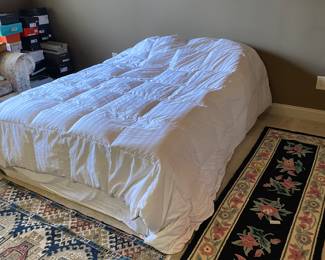 Nice carpets and rugs throughout!