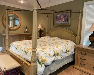 4 poster king size bed by Bassett