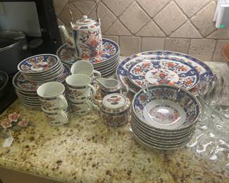 Imari China Set, very Nice!