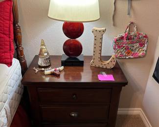 Pair of night stands and lamps
