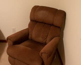 Moms Bedroom Lazyboy a